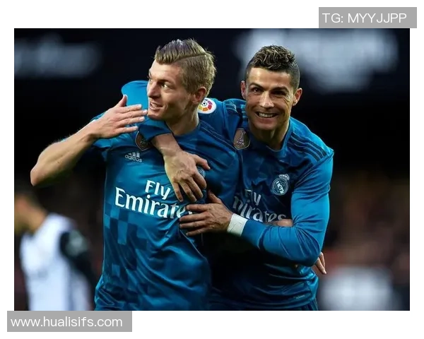 克罗斯：从中场指挥官到足球战术革新的引领者与传奇之路