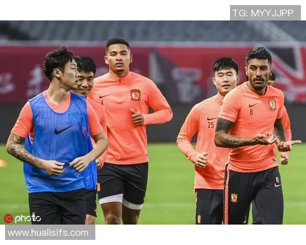 恒大与上港激战正酣PPTV直播精彩瞬间回顾与分析